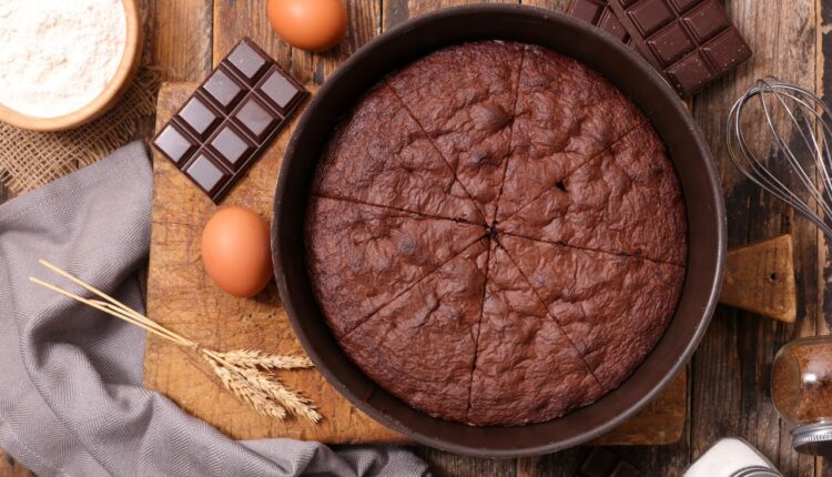 bolo de chocolate na panela de pressão