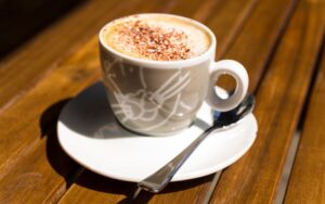 Cappuccino caseiro com leite em pó igualzinho do mercado