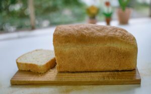 Pão caseiro de liquidificador simples e fácil de fazer sem sova