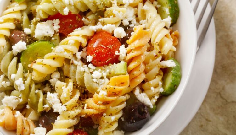 salada de macarrão cremosa