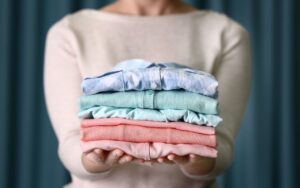 13 dicas para secar roupas mais rápido mesmo em dias frios