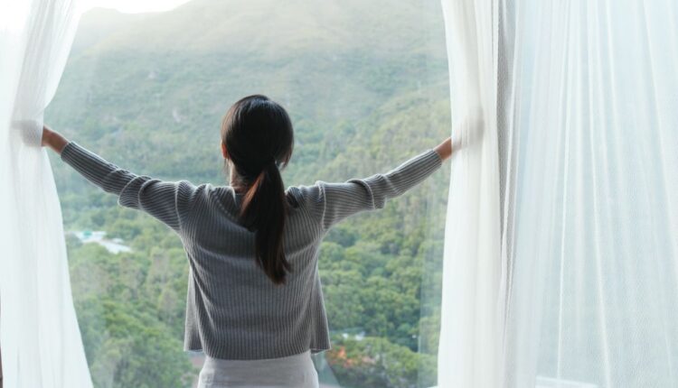 mau odor em locais fechados