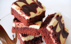 Brownie Red Velvet Cheesecake: uma delícia sem igual com dicas para o swirl