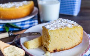 Bolo de leite Ninho com a massa de leite em pó; vem ver como fica fofinho