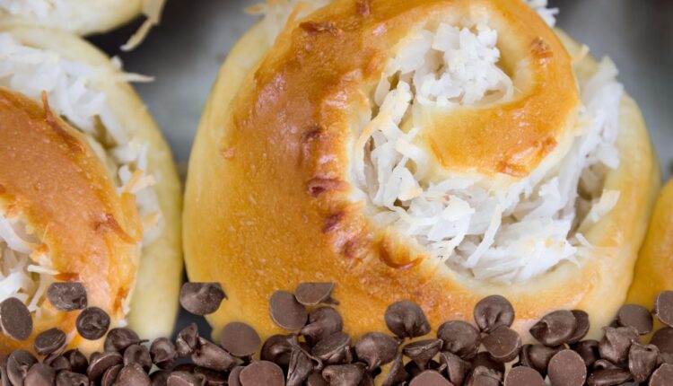 pão doce de coco com chocolate