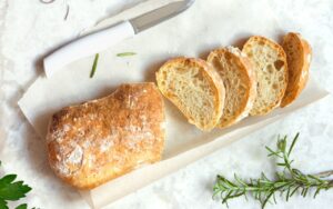 Pão italiano muito fácil sem sova com 4 ingredientes