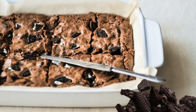 Brownie de Oreo na Air Fryer