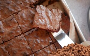 Esse é o brownie de Nescau mais fácil que já fiz; apenas 5 ingredientes