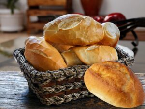 Vem descobrir o segredo para fazer um delicioso pão francês bem crocante