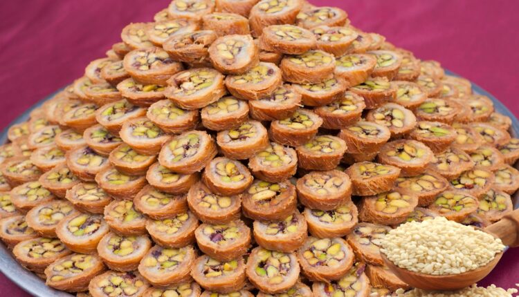 petit fours salgado com gergelim