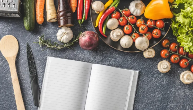 Ingredientes frescos para receita: legumes, ervas e temperos