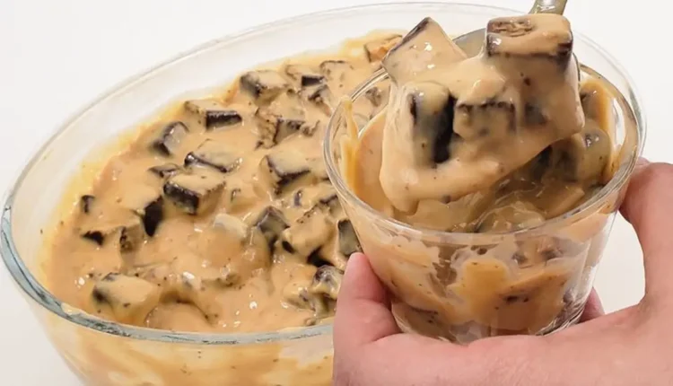 Pote de strogonoff de Bis com pedaços de chocolate,