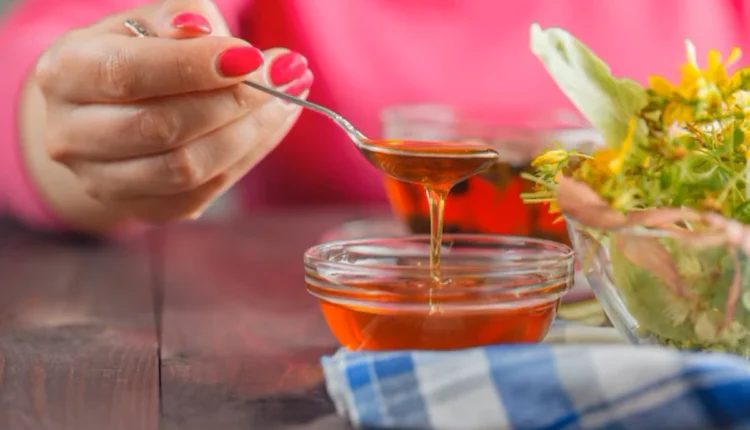 Receita de xarope natural para fortalecer a imunidade e aliviar tosse.