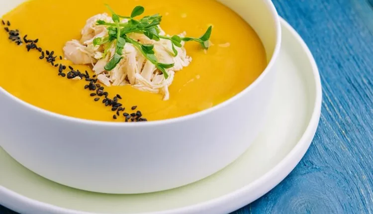 Fácil e deliciosa, essa sopa é perfeita para um jantar rápido e nutritivo! Imagem: Freepik